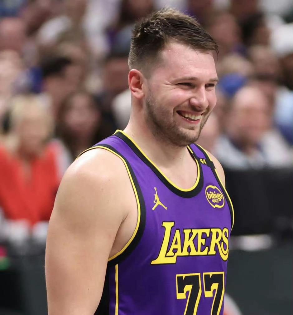 爱游戏娱乐-包含东契奇在澳大利亚队比赛中重返赛场，爆冷引发热议！气势如虹延续的词条