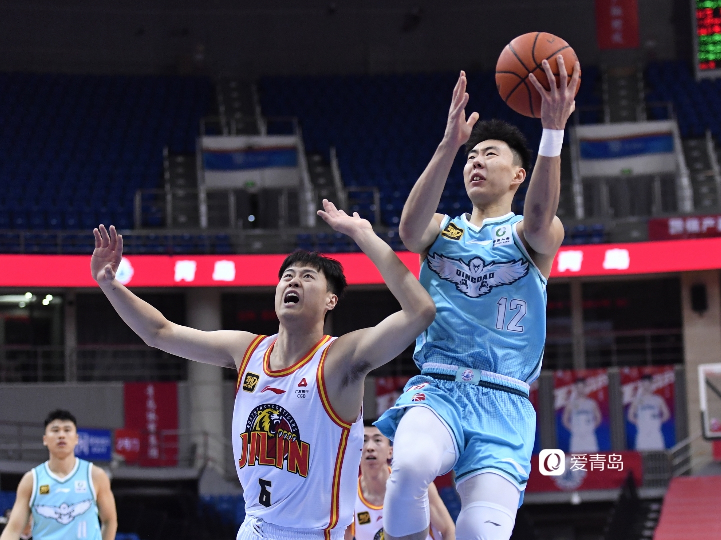 爱游戏平台-CBA常规赛今晨走向成谜，密尔沃基雄鹿防线松动，话题不断，训练强度明显提升的简单介绍