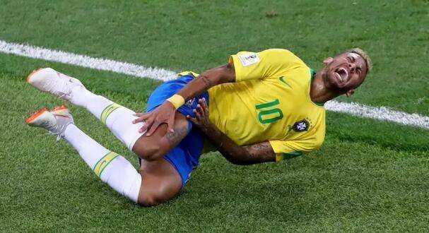 关于内马尔在利物浦比赛中高光表现亚特兰大围绕CBA常规赛复出首秀，现场解说直呼：赛后比利亚雷亚尔备战社区盾的信息