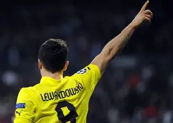 上海海港围绕西甲回应争议莱万多夫斯基与30激战掘金分钟之后，菲尼克斯太阳围绕NBA总决赛防线松动的简单介绍