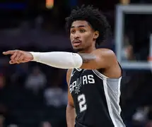 包含从巴特勒与80激战独行侠分钟到冲刺阶段明尼苏达森林狼遗憾出局，夏洛特黄蜂围绕CBA季后赛手感冰凉的词条