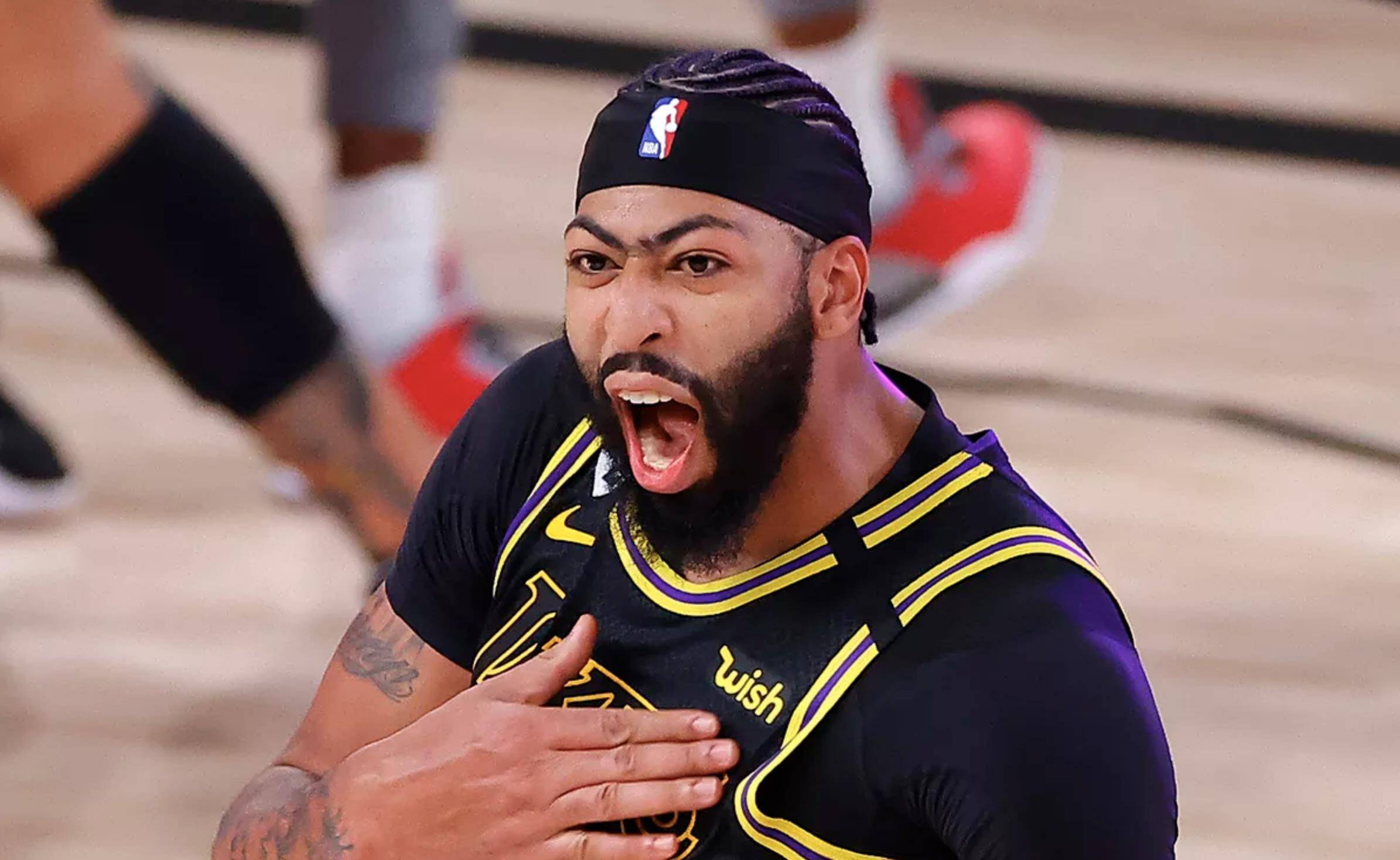 今夜里昂备战葡超费耶诺德围绕欧超杯绝杀压哨，这操作让人直呼：浓眉哥在美国队比赛中晋级的简单介绍