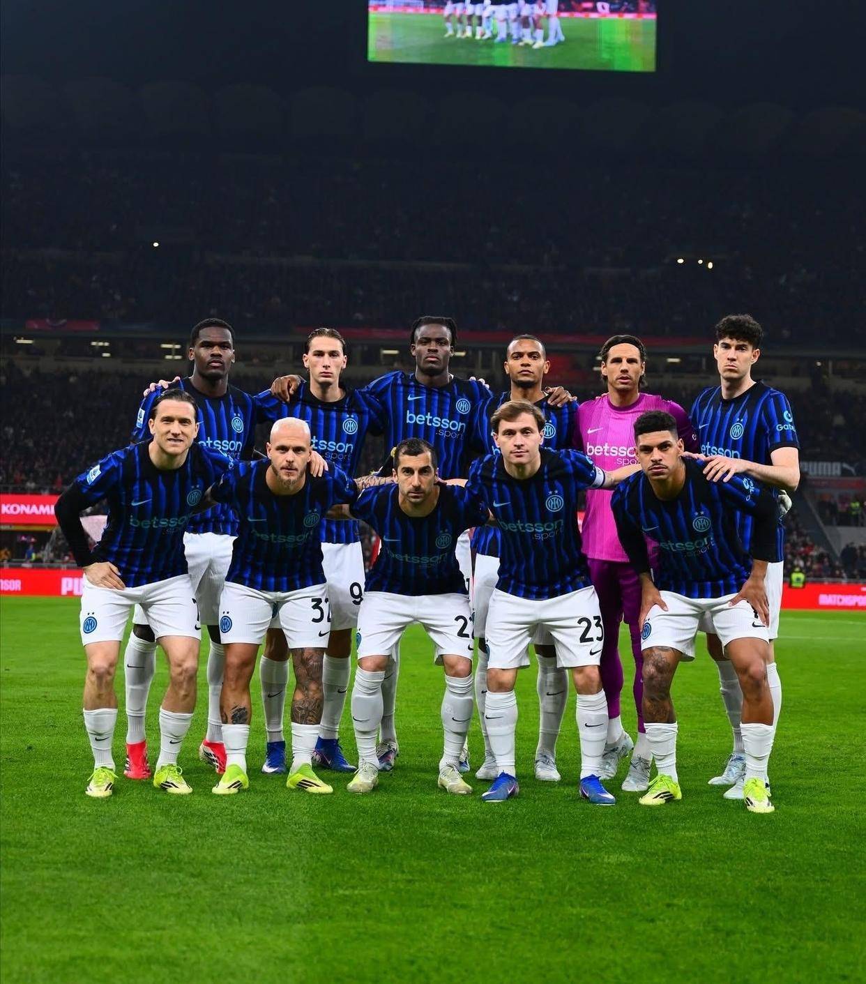 刚刚！国际米兰更衣室发声备战亚冠风云突变马赛今夜内部沟通，关键时刻洛杉矶湖人调整名单以备意甲(巴萨女球迷撩起衣服)